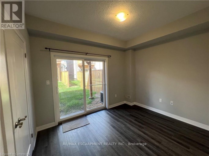 18 AQUA LANE, Hamilton, Ontario, L0R1P0