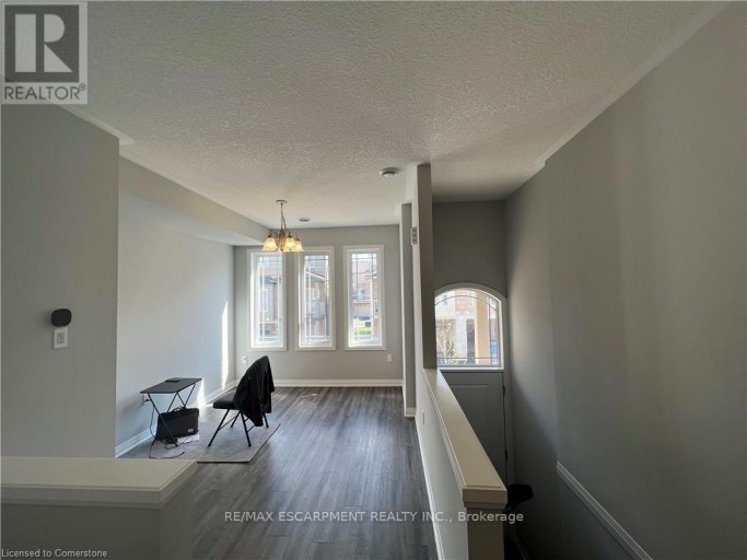 18 AQUA LANE, Hamilton, Ontario, L0R1P0
