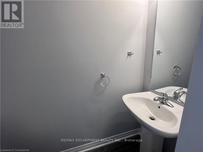 18 AQUA LANE, Hamilton, Ontario, L0R1P0