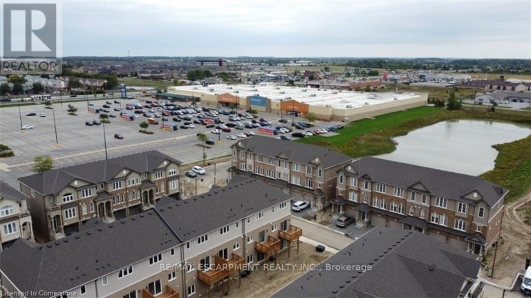 18 AQUA LANE, Hamilton, Ontario, L0R1P0