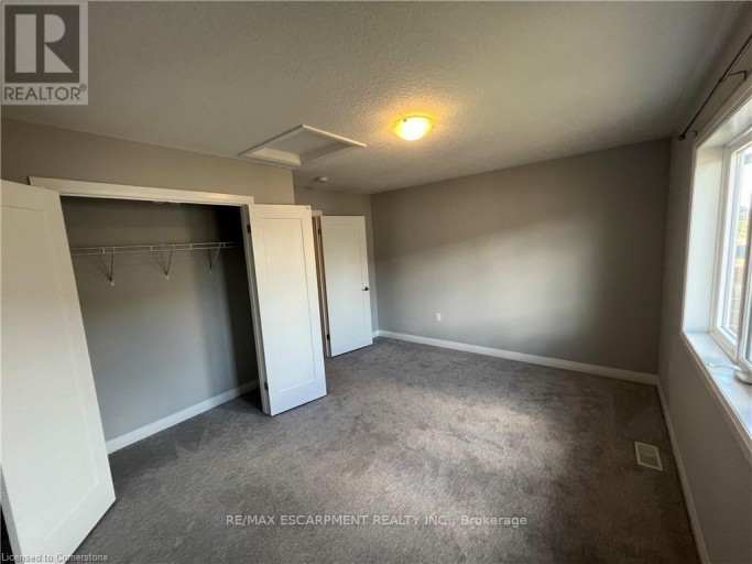 18 AQUA LANE, Hamilton, Ontario, L0R1P0