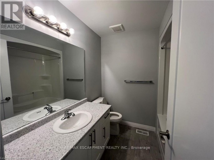 18 AQUA LANE, Hamilton, Ontario, L0R1P0