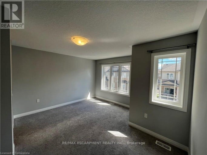 18 AQUA LANE, Hamilton, Ontario, L0R1P0