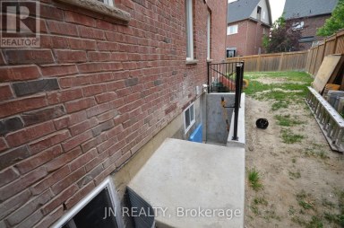 LOWER - 34 MCECHEARN CRESCENT Caledon Ontario photo 2