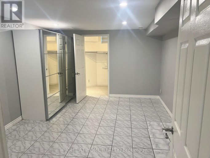 BASEMENT - 272 NAHANI WAY, Mississauga (Hurontario), Ontario, L4Z3B7
