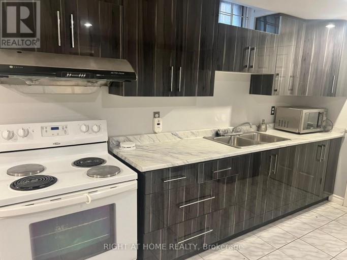BASEMENT - 272 NAHANI WAY, Mississauga (Hurontario), Ontario, L4Z3B7