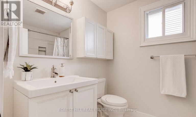 ROOM 1 - 115 AMBERLY BOULEVARD, Hamilton (Ancaster), Ontario, L9G3V2