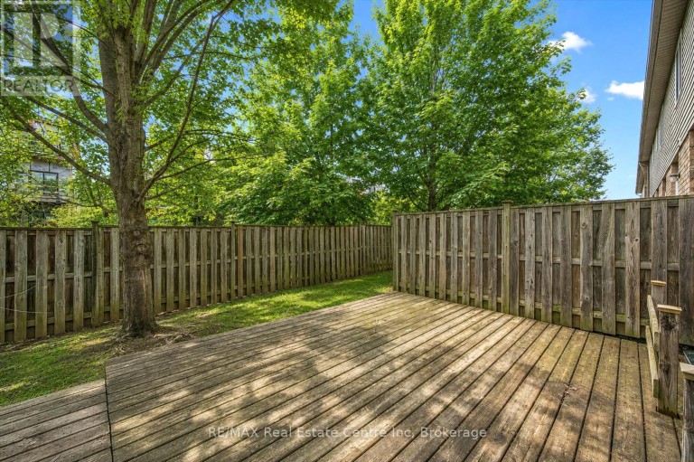 38 - 210 DAWN AVENUE, Guelph (Clairfields/Hanlon Business Park), Ontario, N1G5L5