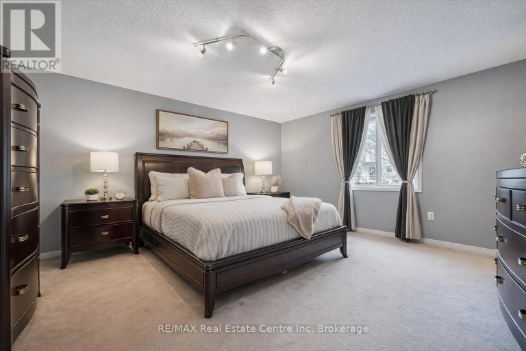 38 - 210 DAWN AVENUE, Guelph (Clairfields/Hanlon Business Park), Ontario, N1G5L5