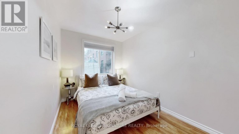 B - 61 CAMERON STREET, Toronto (Kensington-Chinatown), Ontario, M5T2H1