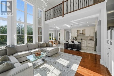 9 WILLIAM BOWES BOULEVARD Vaughan (Maple) Ontario photo 1