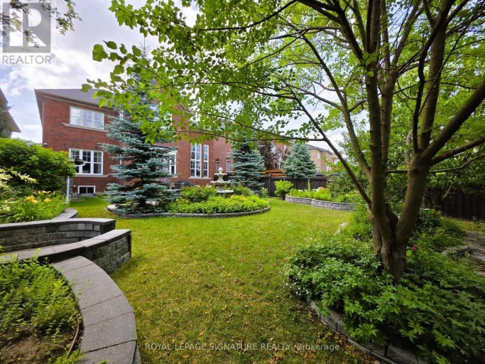 9 WILLIAM BOWES BOULEVARD, Vaughan (Maple), Ontario, L6A4B1