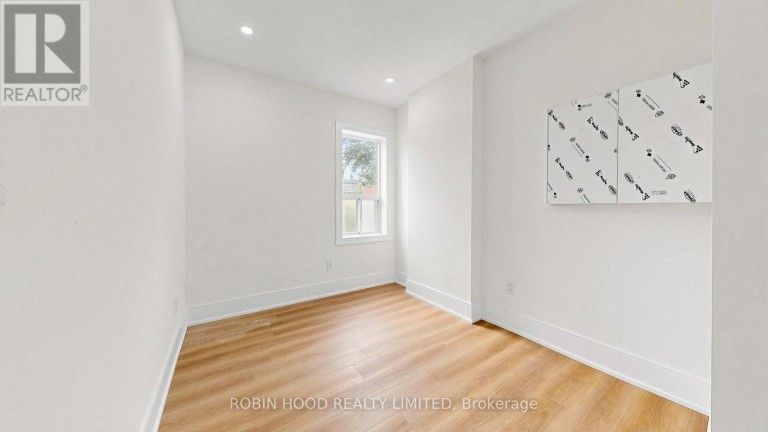 1 - 82 FORD STREET, Toronto (Weston-Pellam Park), Ontario, M6N3A1