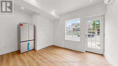 1 - 82 FORD STREET Toronto (Weston-Pellam Park) Ontario photo 5
