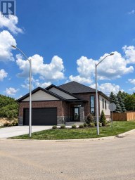547 REGENT STREET Strathroy-Caradoc (Mount Brydges) Ontario photo 1