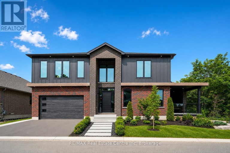 11 CHERRYWOOD LANE, Centre Wellington (Fergus), Ontario, N1M2W3