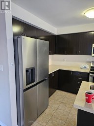 150 DANCE ACT AVENUE Oshawa (Windfields) Ontario photo 6