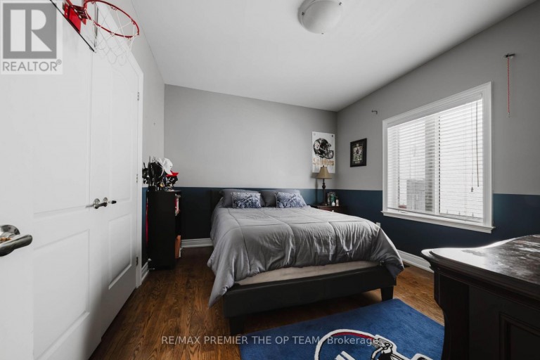 UPPER - 56 PARK RIDGE DRIVE, Vaughan (Kleinburg), Ontario, L0J1C0