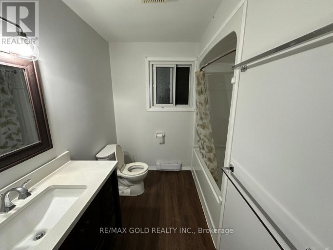 3RD FLOOR ( UPPER UNIT ) - 515 STONE STREET, Oshawa (Lakeview), Ontario, L1J1A4
