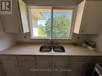 3RD FLOOR ( UPPER UNIT ) - 515 STONE STREET Oshawa (Lakeview) Ontario photo 2