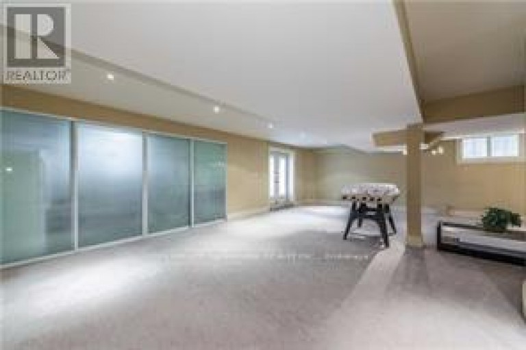 377 HOLLYWOOD AVENUE, Toronto (Willowdale East), Ontario, M2N3L3