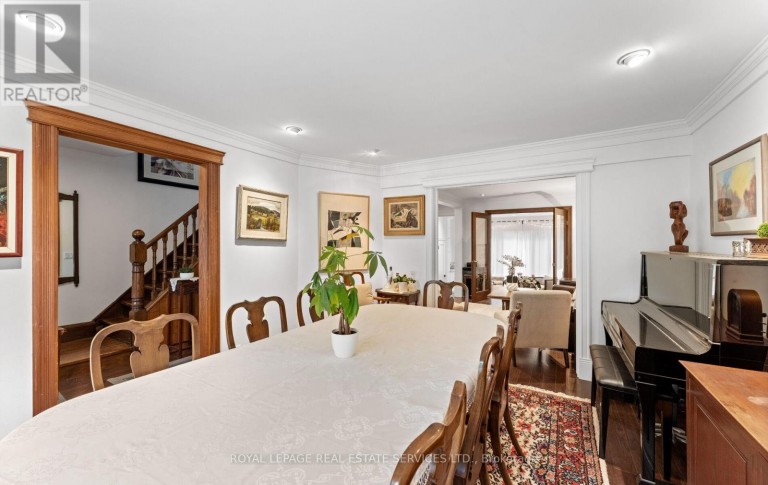 24 MANN AVENUE, Toronto (Mount Pleasant East), Ontario, M4S2Y3