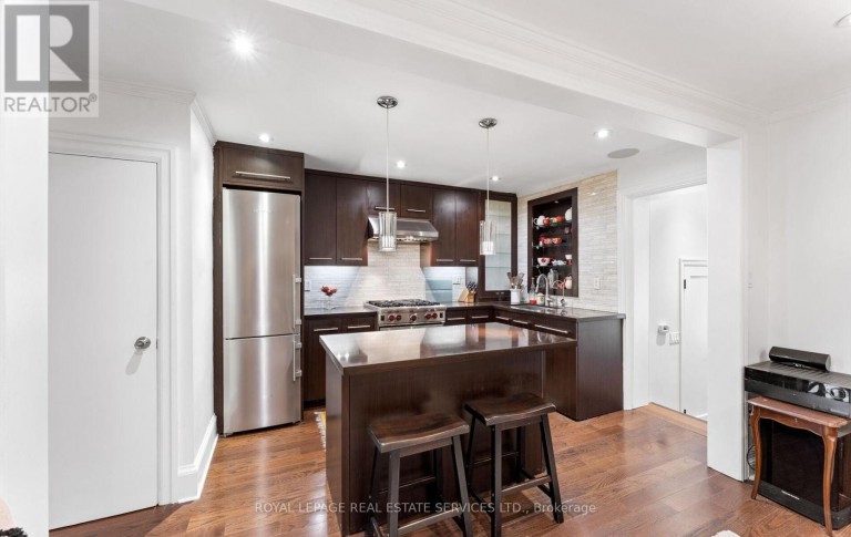 24 MANN AVENUE, Toronto (Mount Pleasant East), Ontario, M4S2Y3