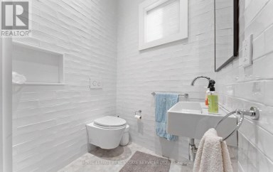24 MANN AVENUE Toronto (Mount Pleasant East) Ontario photo 21