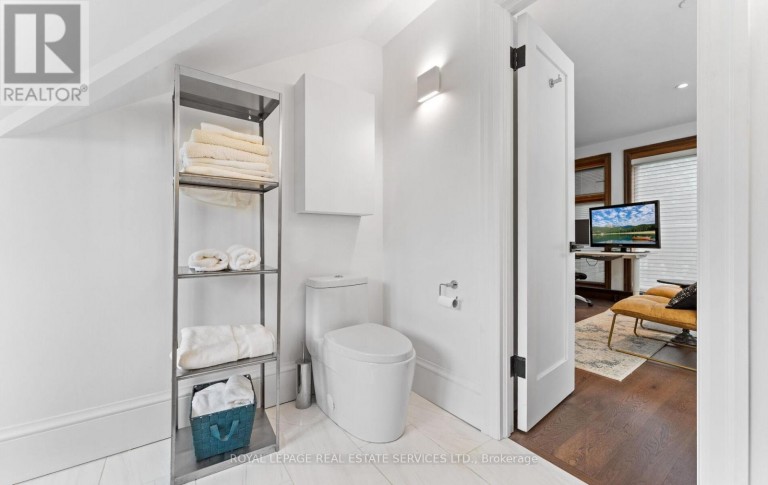 24 MANN AVENUE, Toronto (Mount Pleasant East), Ontario, M4S2Y3