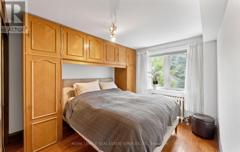 24 MANN AVENUE, Toronto (Mount Pleasant East), Ontario, M4S2Y3
