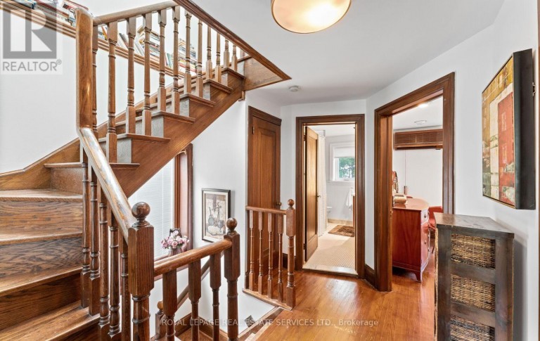 24 MANN AVENUE, Toronto (Mount Pleasant East), Ontario, M4S2Y3