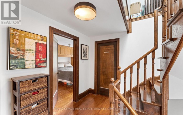 24 MANN AVENUE, Toronto (Mount Pleasant East), Ontario, M4S2Y3