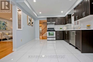 MAIN - 57 BELVEDERE CRESCENT Richmond Hill (Crosby) Ontario photo 9