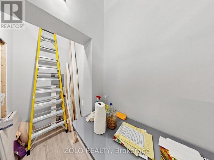 C (254) - 7250 KEELE STREET, Vaughan (Concord), Ontario, L4K1Z8