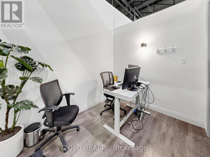 D (350) - 7250 KEELE STREET, Vaughan (Concord), Ontario, L4K1Z8