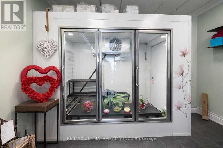 MAIN - 1685 DUNDAS STREET W, Toronto (Little Portugal), Ontario, M6K1V2