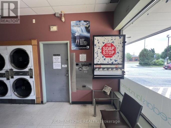 UNIT #6, BOX #7 - 80 HAMILTON STREET N, Hamilton (Waterdown), Ontario, L8B0G8