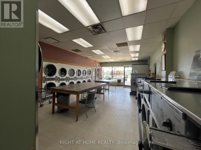 UNIT #6, BOX #7 - 80 HAMILTON STREET N, Hamilton (Waterdown), Ontario, L8B0G8