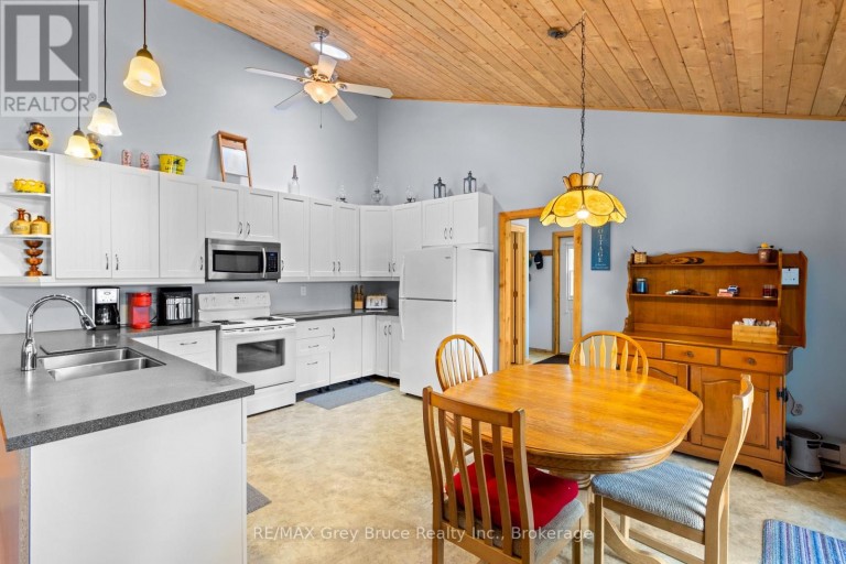 29 HOPE DRIVE, Northern Bruce Peninsula, Ontario, N0H1Z0