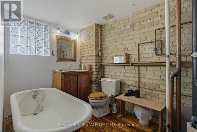 100ANNEX - 25 MORROW AVENUE, Toronto (Roncesvalles), Ontario, M6R2H9