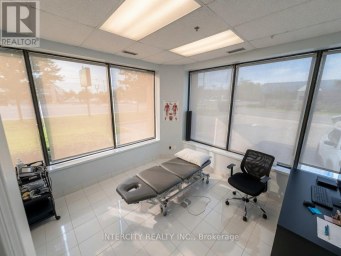 2978 ISLINGTON AVENUE Toronto (Humber Summit) Ontario photo 3