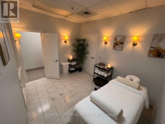 2978 ISLINGTON AVENUE Toronto (Humber Summit) Ontario photo 4
