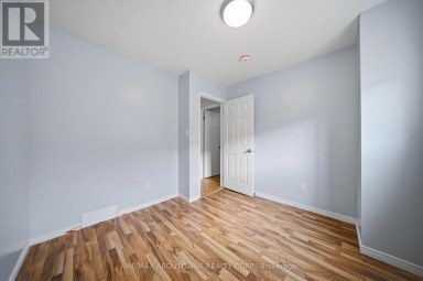 UPPER - 146 BANKSIDE DRIVE N Kitchener Ontario photo 16