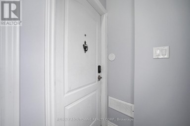UPPER - 146 BANKSIDE DRIVE N Kitchener Ontario photo 2