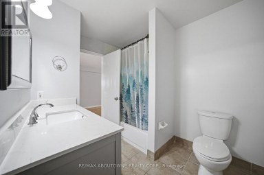UPPER - 146 BANKSIDE DRIVE N Kitchener Ontario photo 20