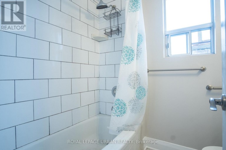 2 - 636 DANFORTH AVENUE, Toronto (North Riverdale), Ontario, M4K1R2