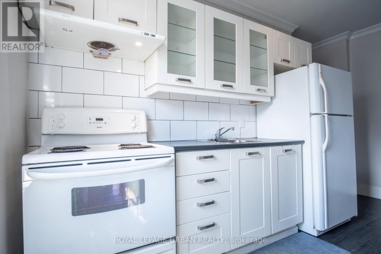 2 - 636 DANFORTH AVENUE, Toronto (North Riverdale), Ontario, M4K1R2