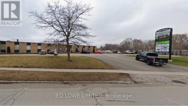 97 - 164 INNISFIL STREET Barrie (400 North) Ontario photo 1