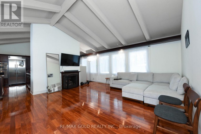 275 EASTCOURT ROAD, Oakville (FD Ford), Ontario, L6J4Y5