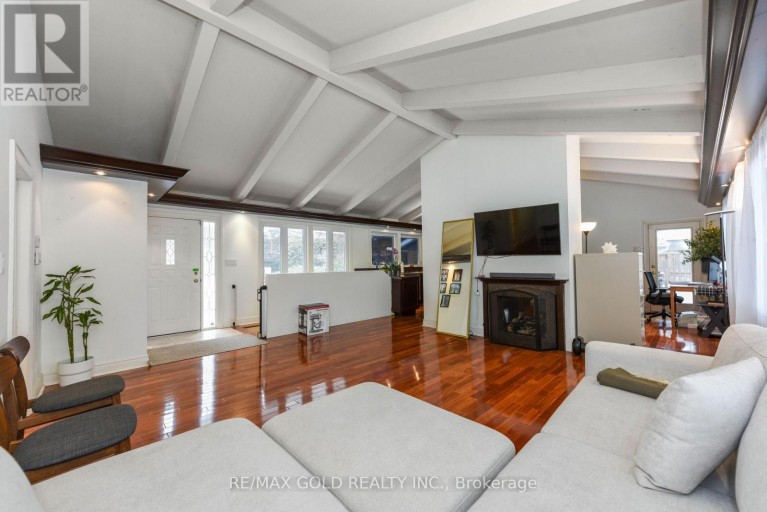 275 EASTCOURT ROAD, Oakville (FD Ford), Ontario, L6J4Y5